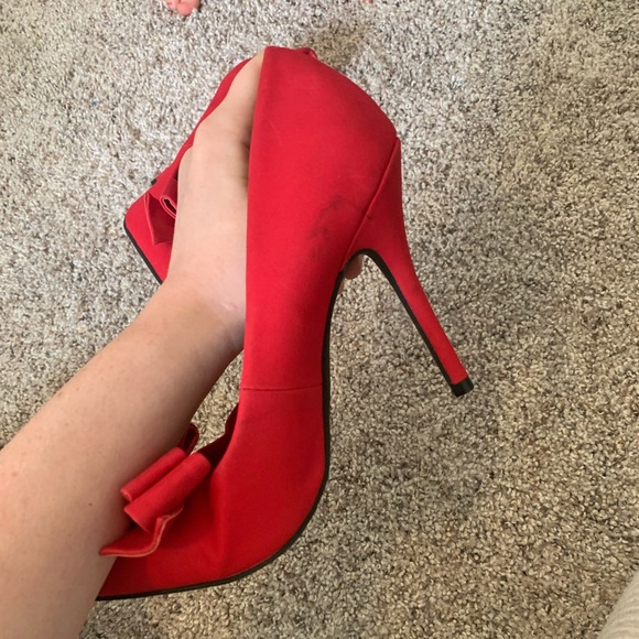 Never worn but has some stains from being in storage… - Picture 4 of 4